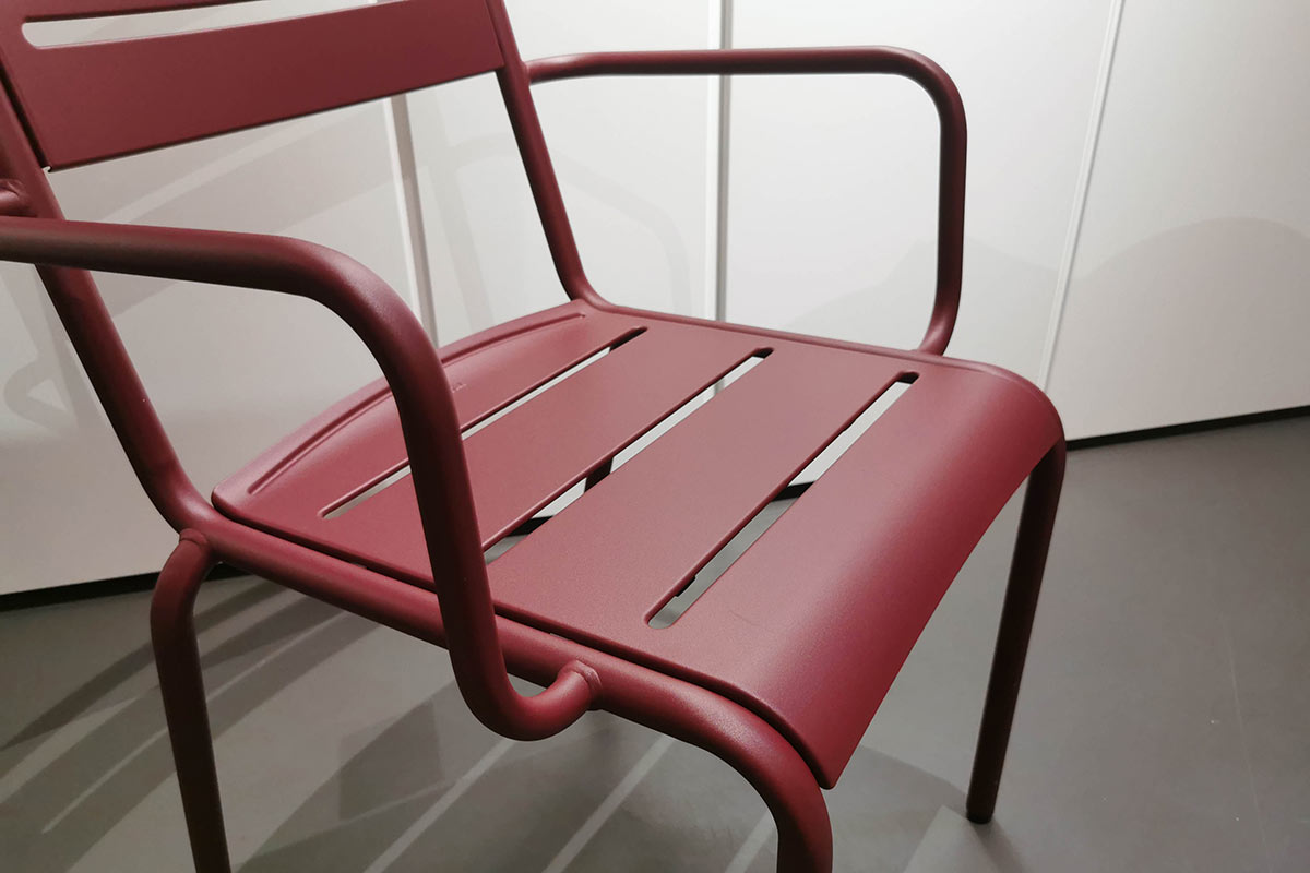 Outdoor-Armlehnstuhl Star weinrot von Emu