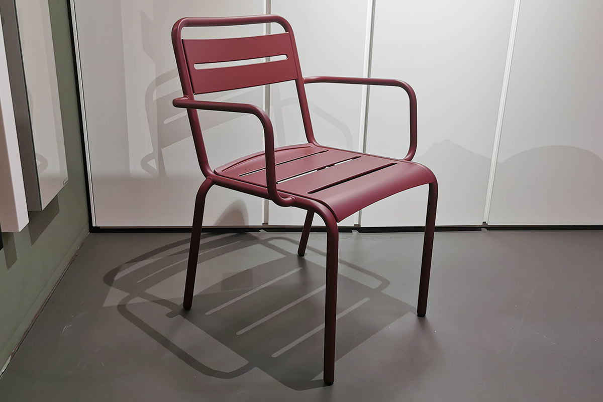 Outdoor-Armlehnstuhl Star weinrot von Emu