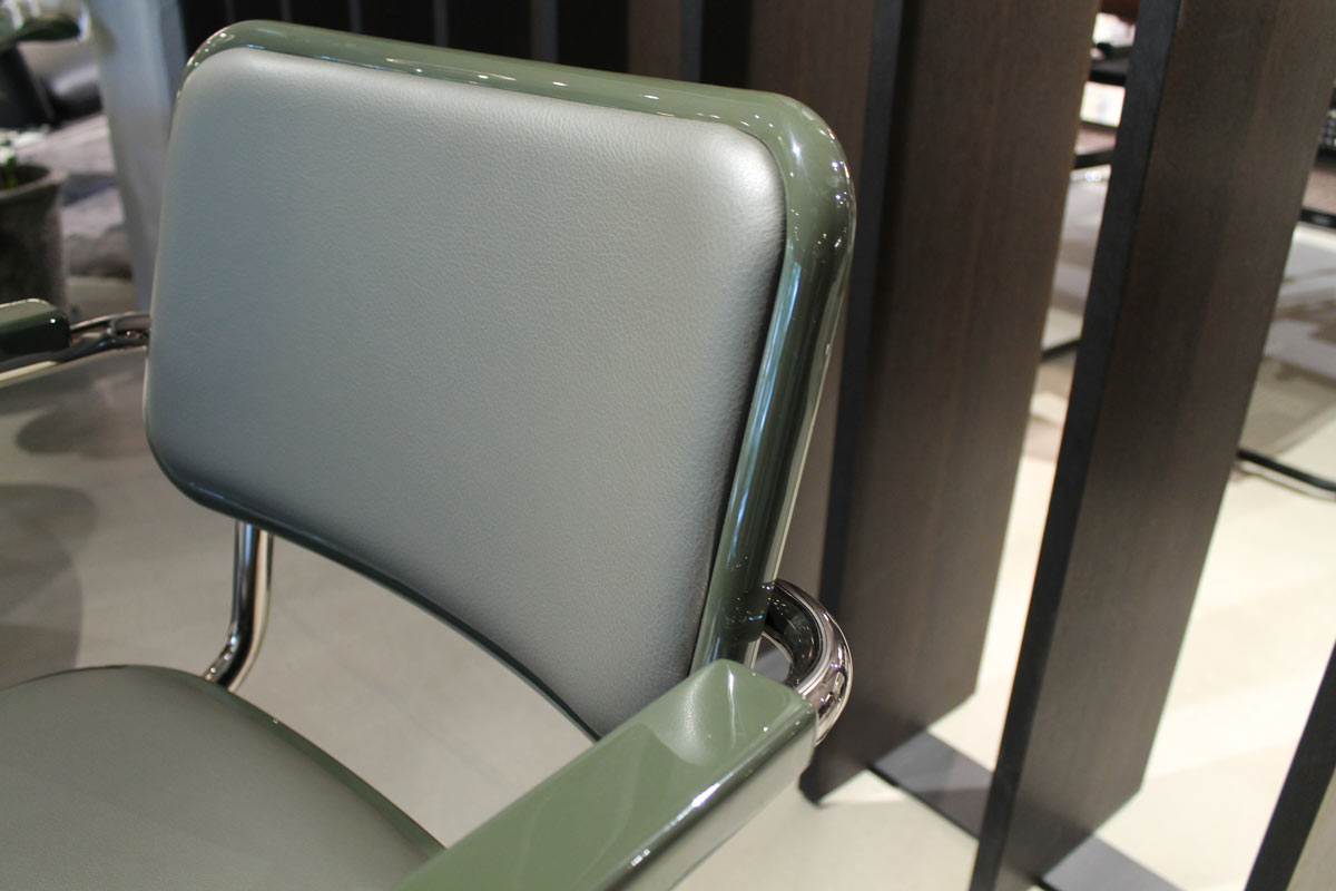 Freischwinger S64 P, Serious 03 graphite green (2x vorhanden) von Thonet