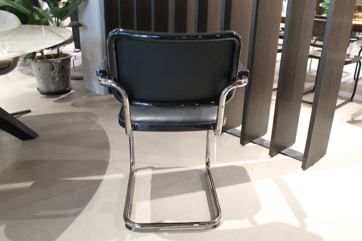 Freischwinger S64 P, Nordic 01 light caramel von Thonet