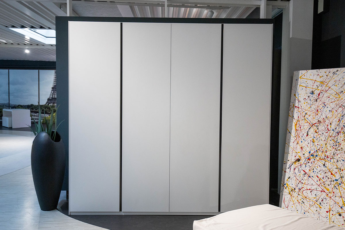 Kleiderschrank Refugium B 250 cm von Cramer Holzmanufaktur