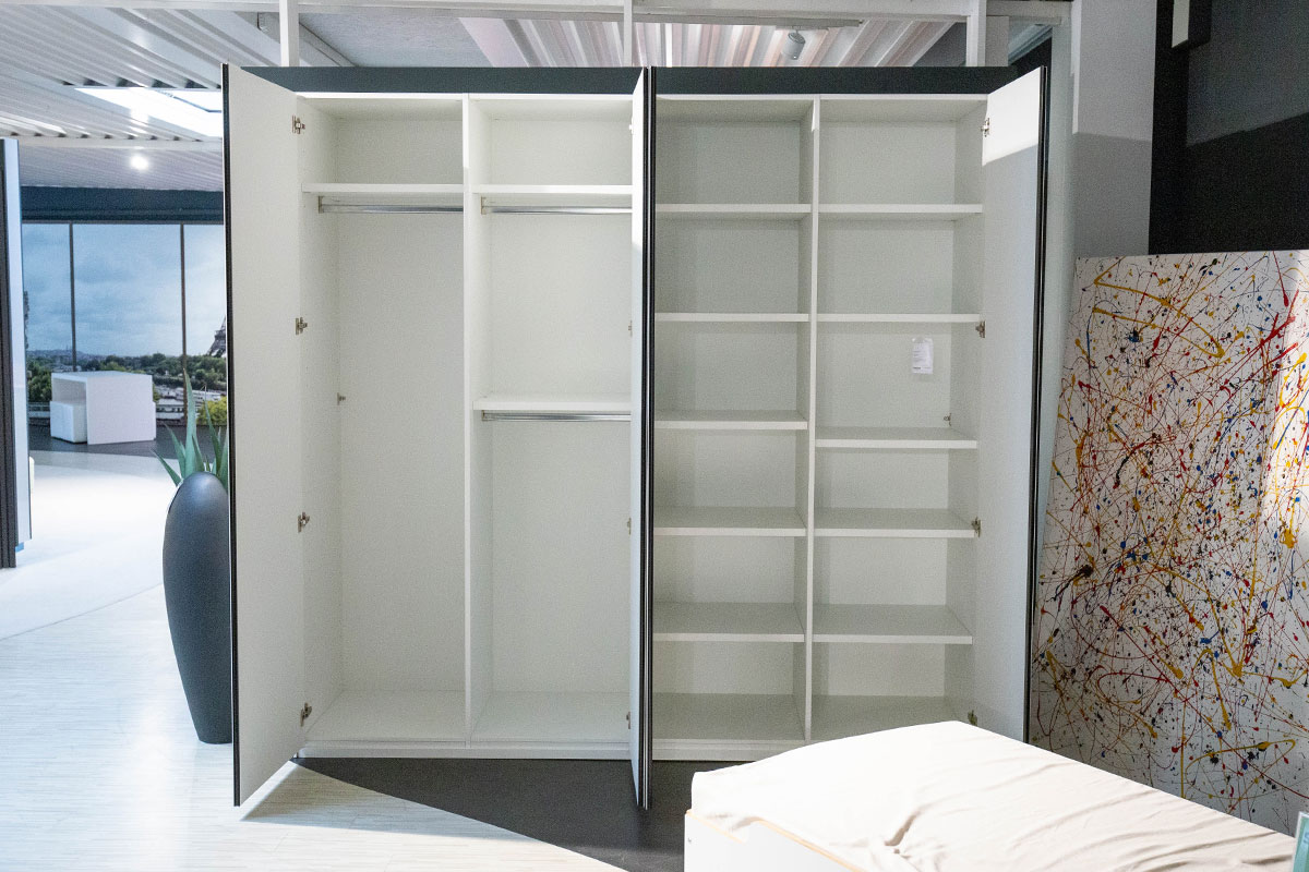 Kleiderschrank Refugium B 250 cm von Cramer Holzmanufaktur