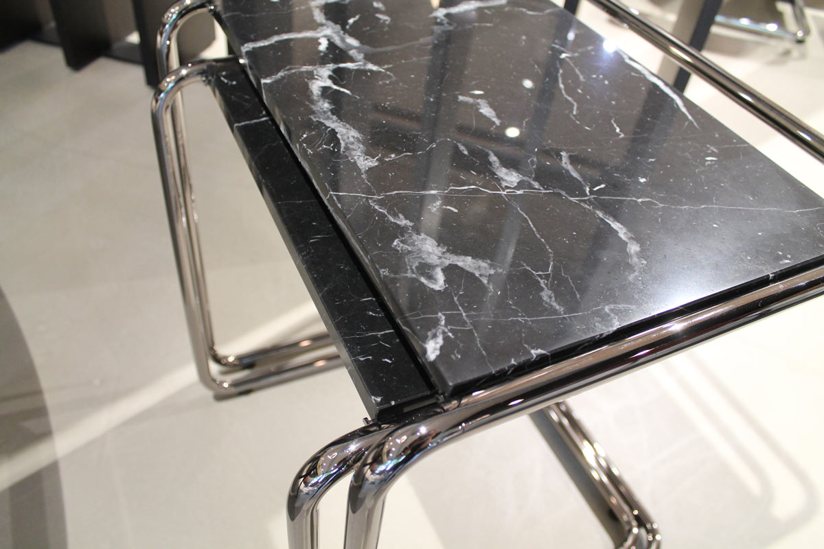 Satztisch B 97, Serious 05 von Thonet