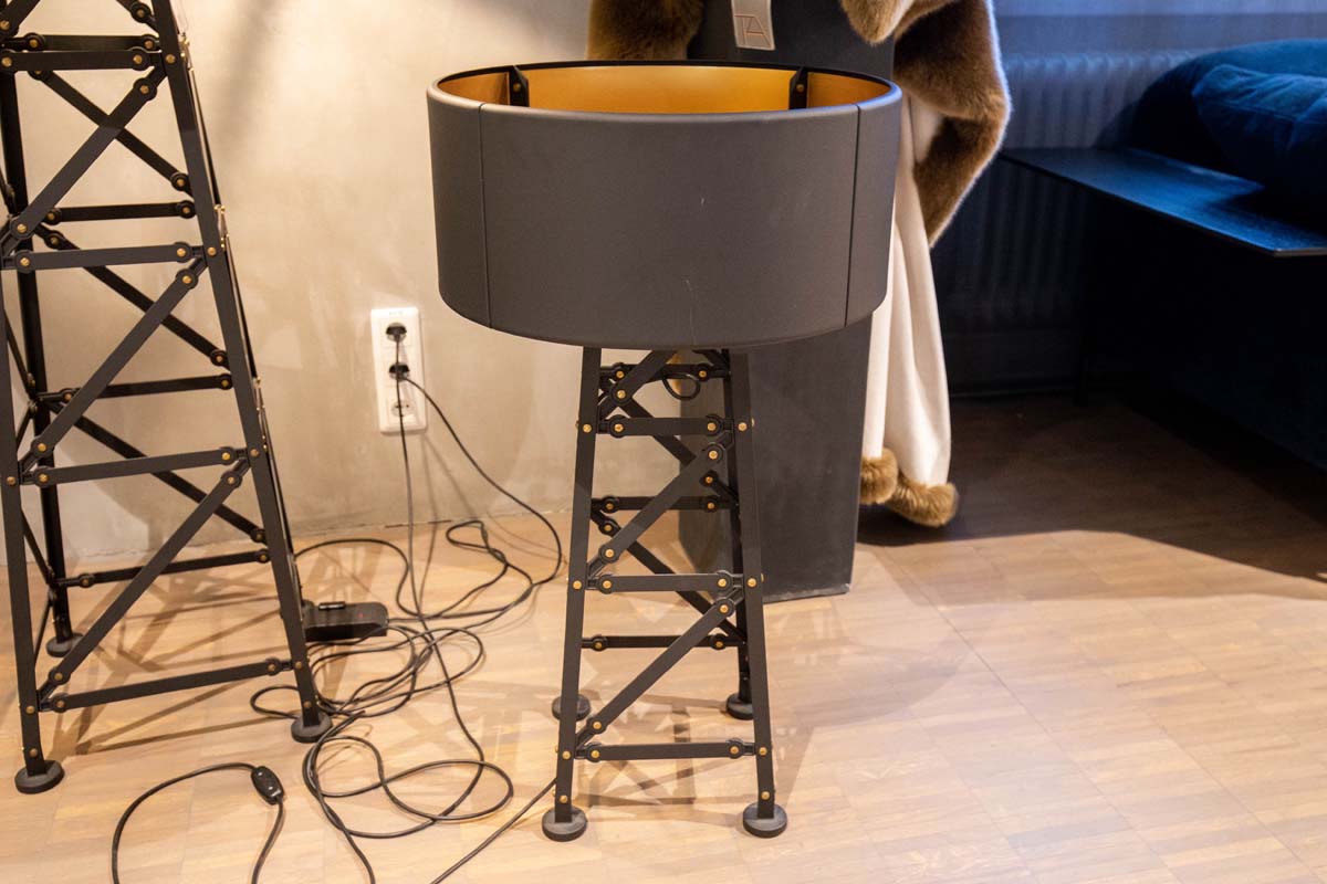 Ausstellungstück im Sale: Stehleuchte Construction Lamp small von Moooi für 2.099 €