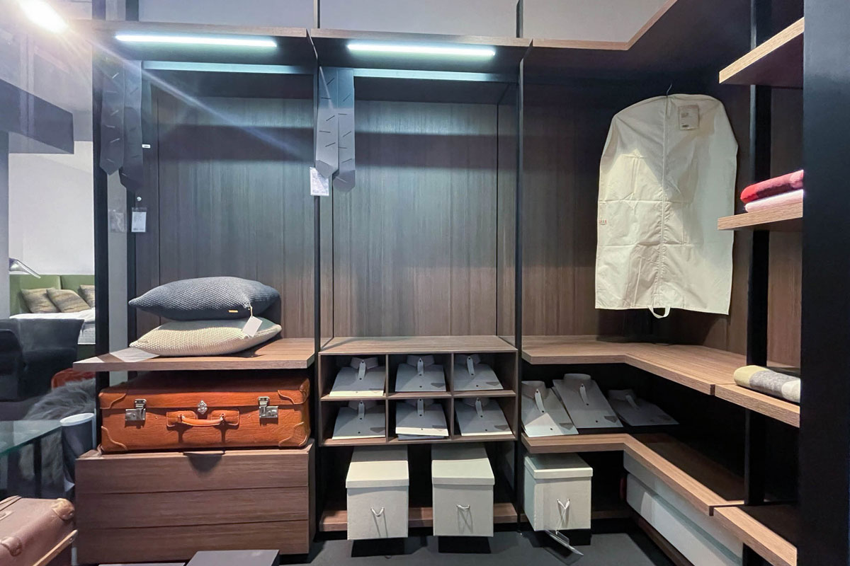 Ausstellungstück im Sale: Kleiderschrank Hangar von LEMA für 2.950 €