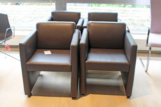 Ausstellungstück im Sale: Stuhlgruppe Acapella von Cramer Polstermanufaktur für 2.990 €