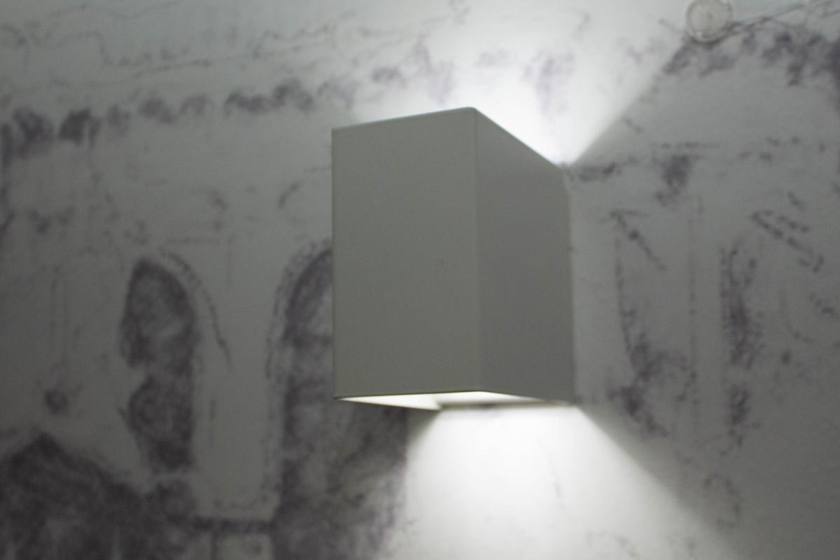 Ausstellungstück im Sale: LED-Wandleuchte Laser Cube matt wei von Lodes für 80 €