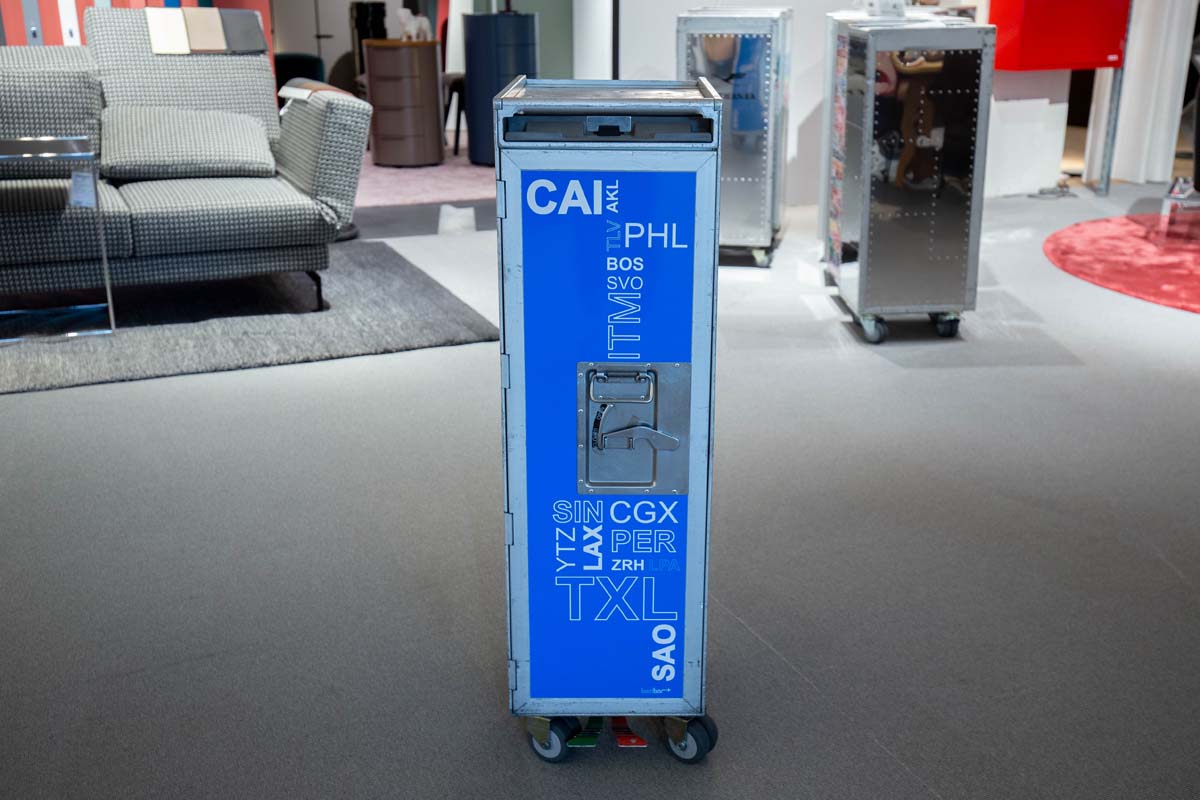 Ausstellungstück im Sale: Flugzeugtrolley Used Destination Blue Solid von Bordbar für 869 €
