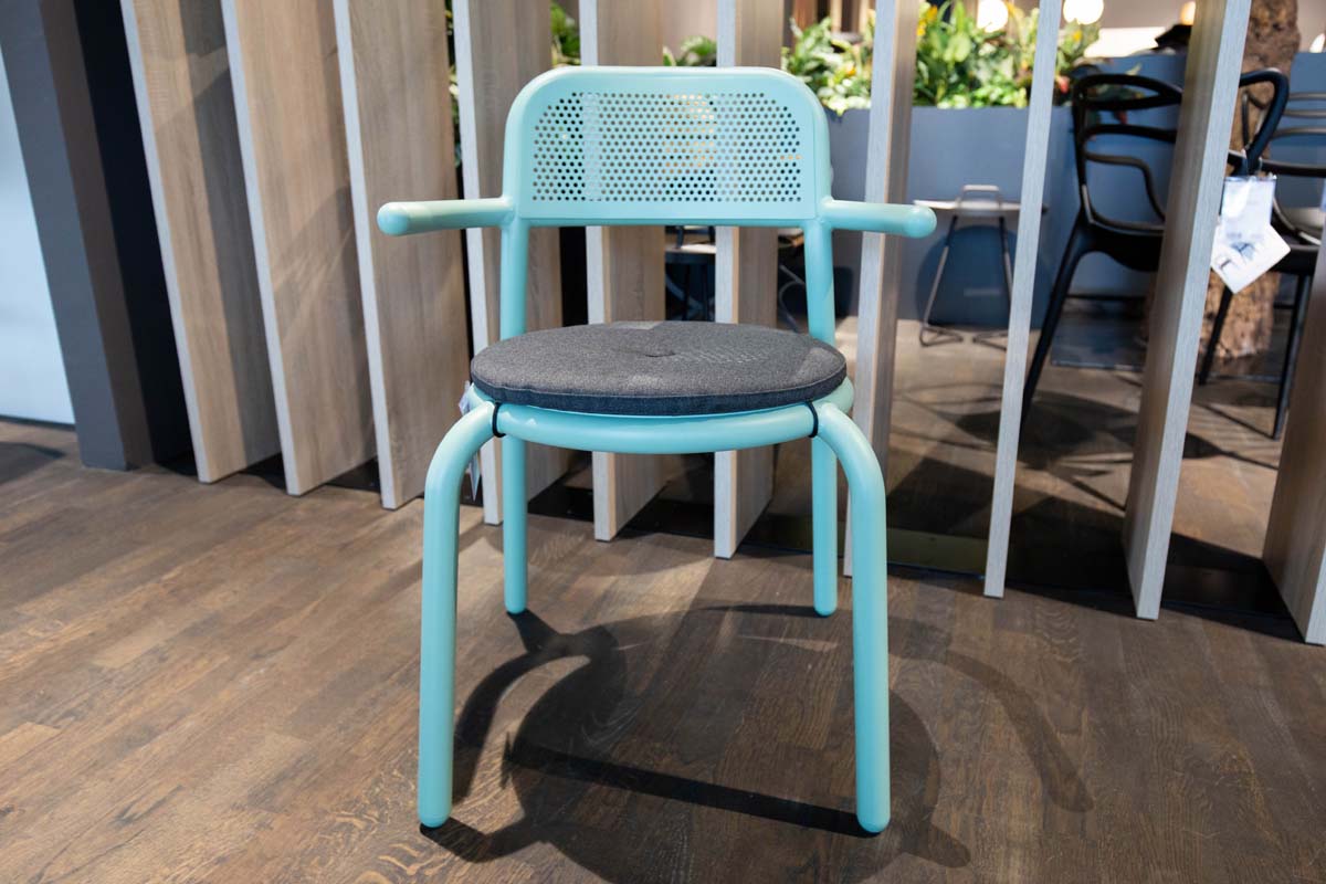 Outdoor-Stuhl Toni mit Armlehnen inkl. Sitzkissen von Fatboy