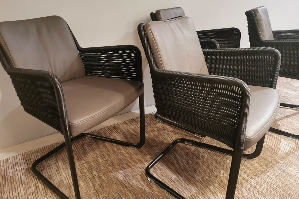 Ausstellungstück im Sale: Stuhlgruppe D43 von Tecta für 4.090 €