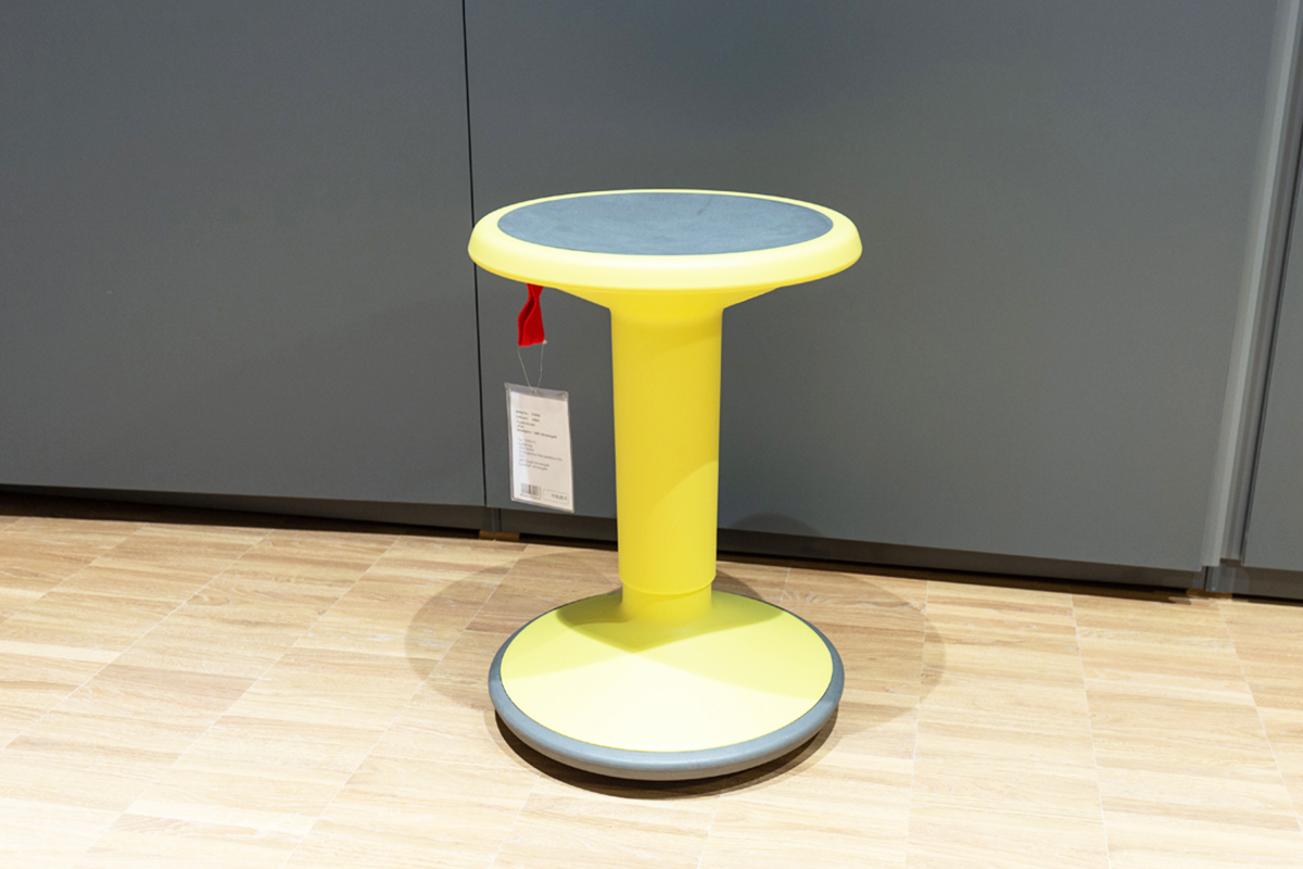 Ausstellungstück im Sale: Sitzhocker UP 100U zitronengelb von Interstuhl für 100 €