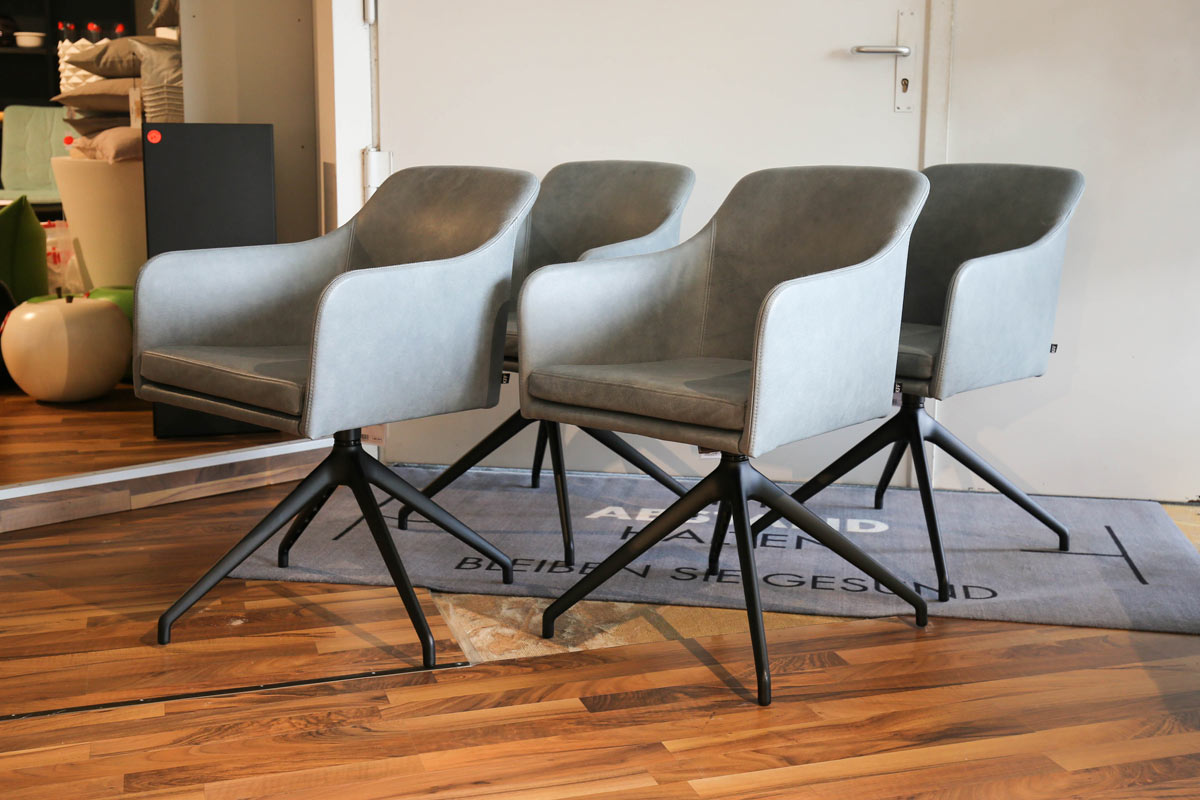 Ausstellungstück im Sale: Stuhlgruppe Youma von KFF für 3.500 €