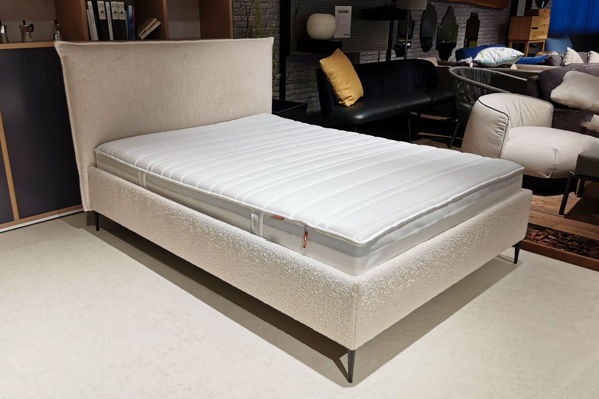 Polsterbett Soraya inkl. Lattenrahmen von Signet